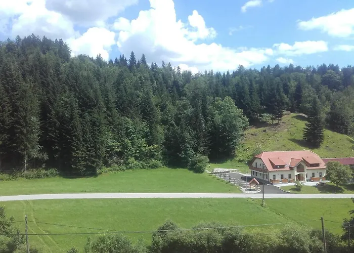 Simnovi Apartmaji - Surrounded By Nature