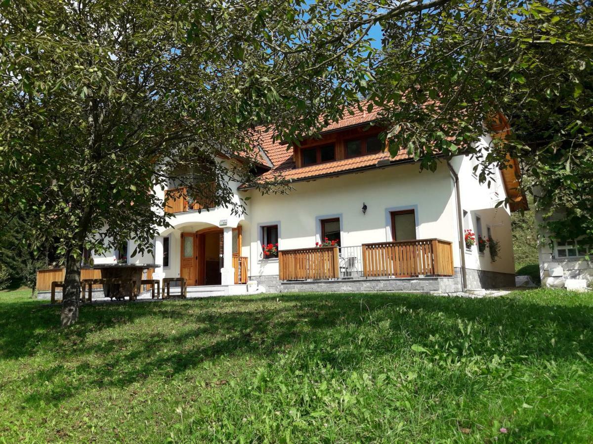 Simnovi Apartmaji - Surrounded By Nature Apartman