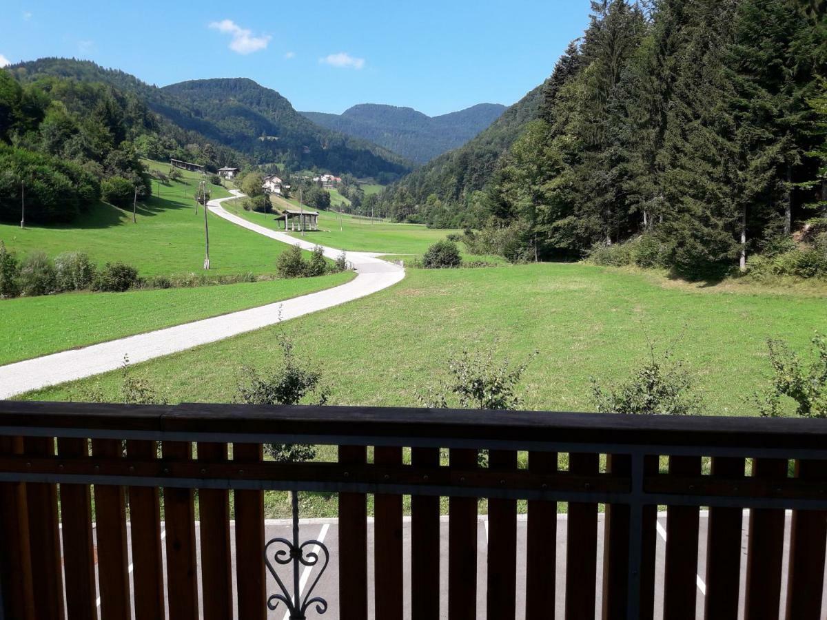 Simnovi Apartmaji - Surrounded By Nature Apartman
